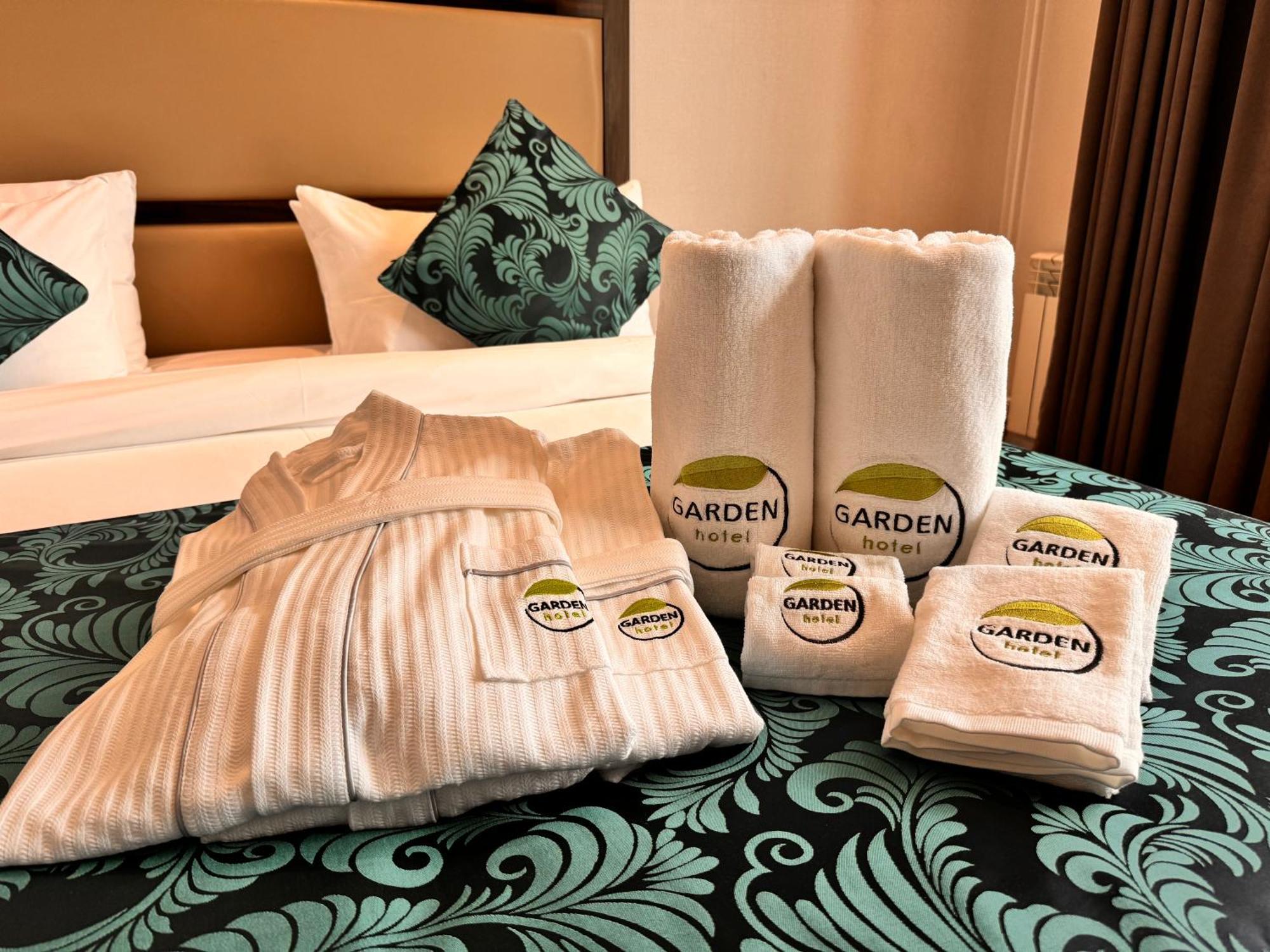Garden Hotel & Spa Бишкек Экстерьер фото