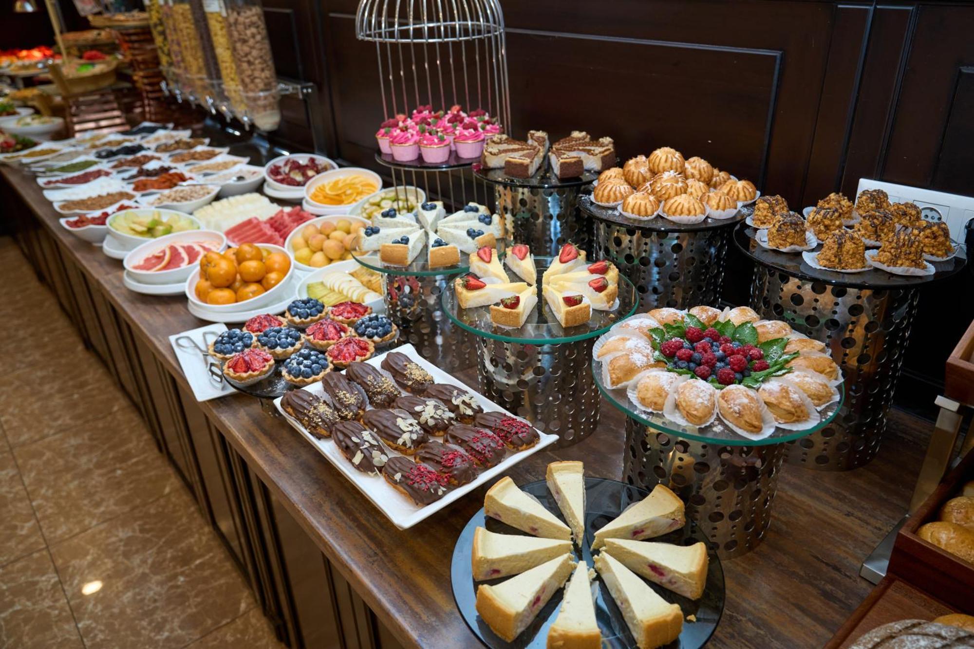 Garden Hotel & Spa Бишкек Экстерьер фото