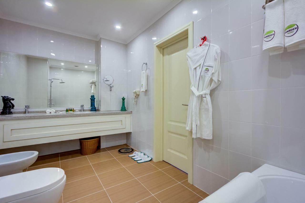 Garden Hotel & Spa Бишкек Экстерьер фото