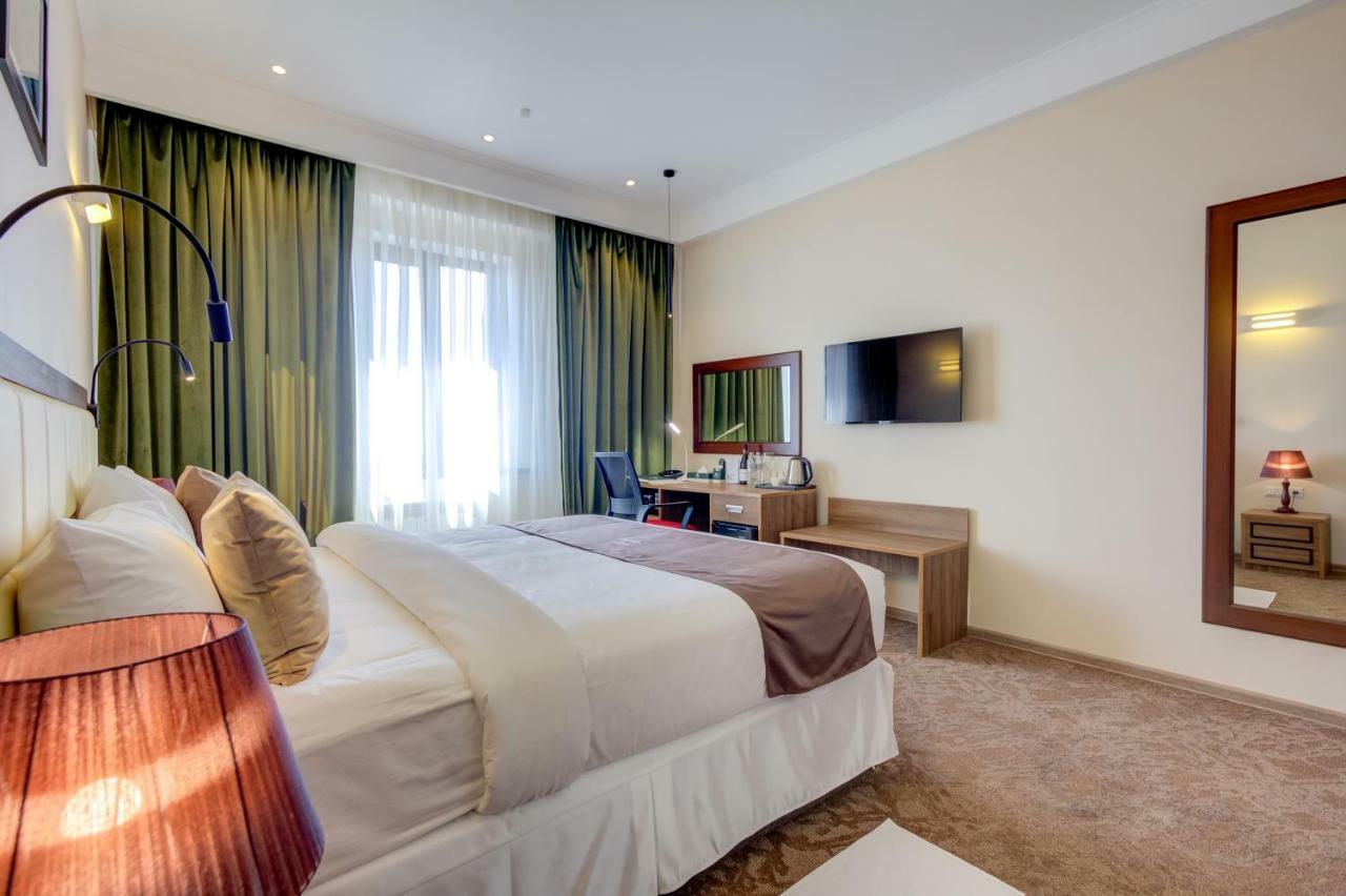 Garden Hotel & Spa Бишкек Экстерьер фото